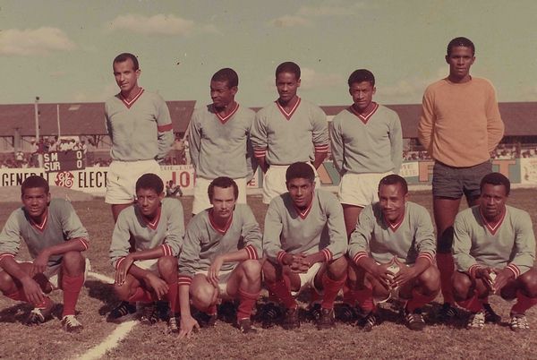 MARTINIQUE-GUADELOUPE : Confrontations dans le temps